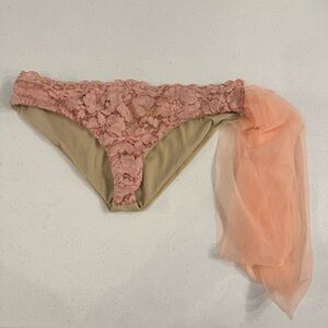 Andi Bagus lace bikini bottom